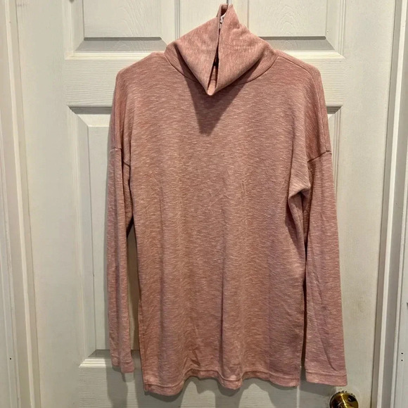 J. Crew Vintage‎ Fleece Women’s Pink Turtleneck Tunic Sweater Size Medium - Picture 2 of 7